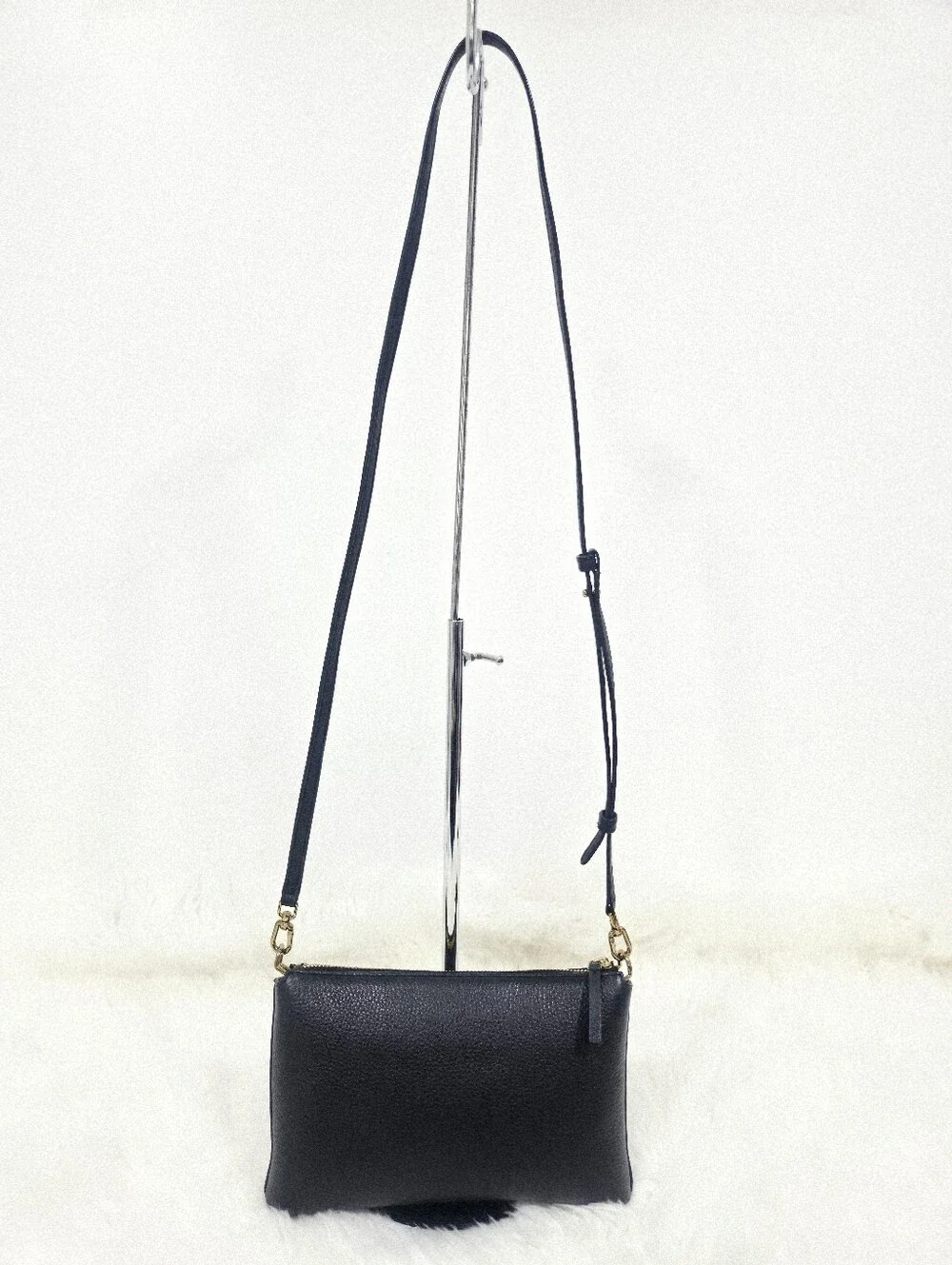 Tory Burch Black Pebbled Leather Crossbody Bag Gold Logo Adjustable Strap